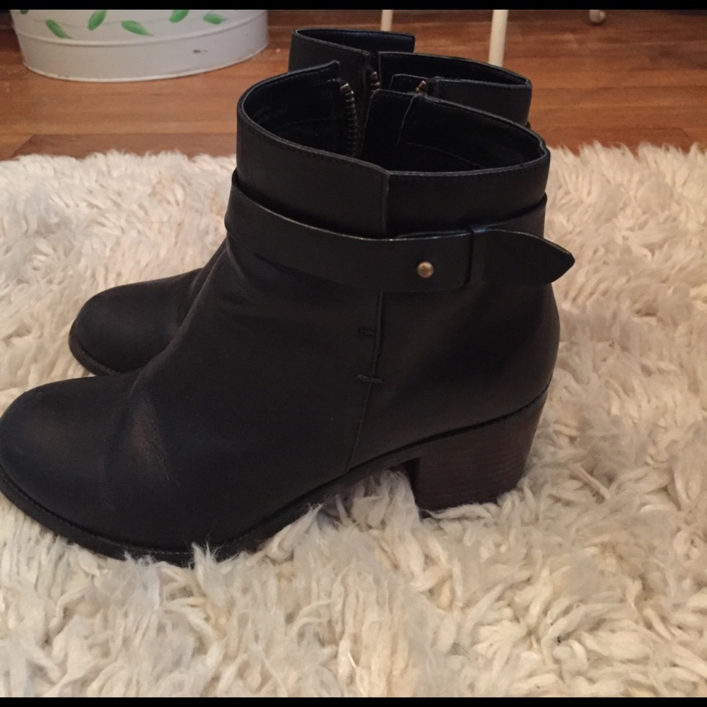 Halogen Black Bootie