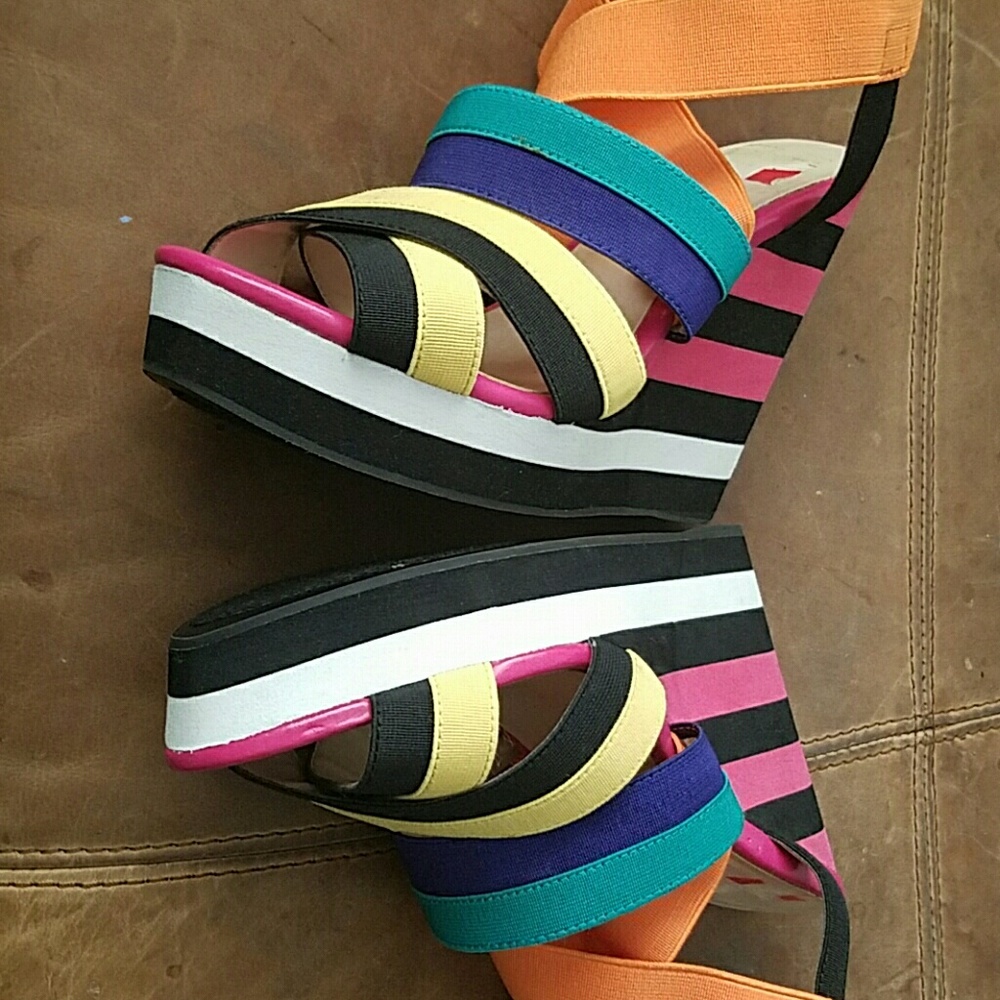 Wedge heels