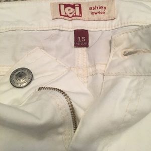 lei Shorts - Lei white shorts! lei Shorts - Lei white shorts!