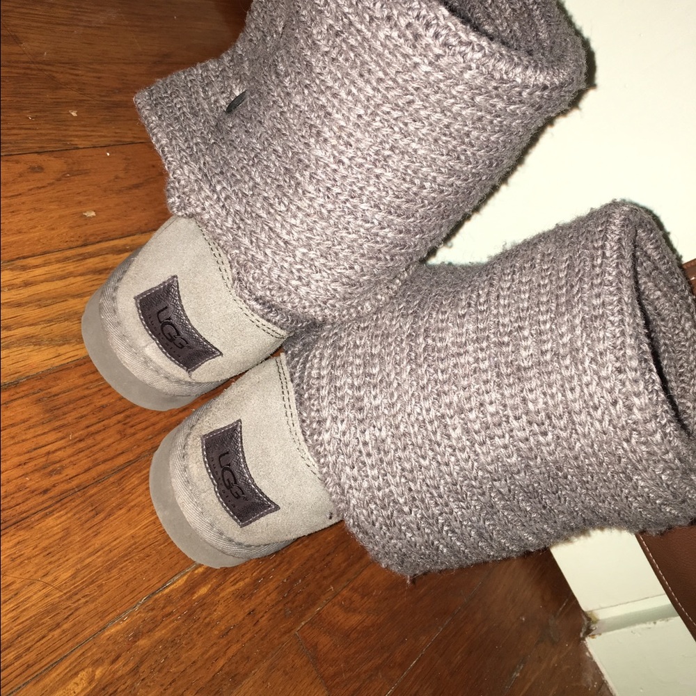 Gray knit Uggs