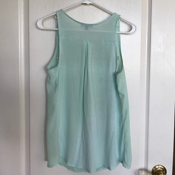 Express Tank Top - Picture 4 of 4