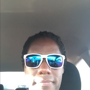 Meet your Posher, Kenney