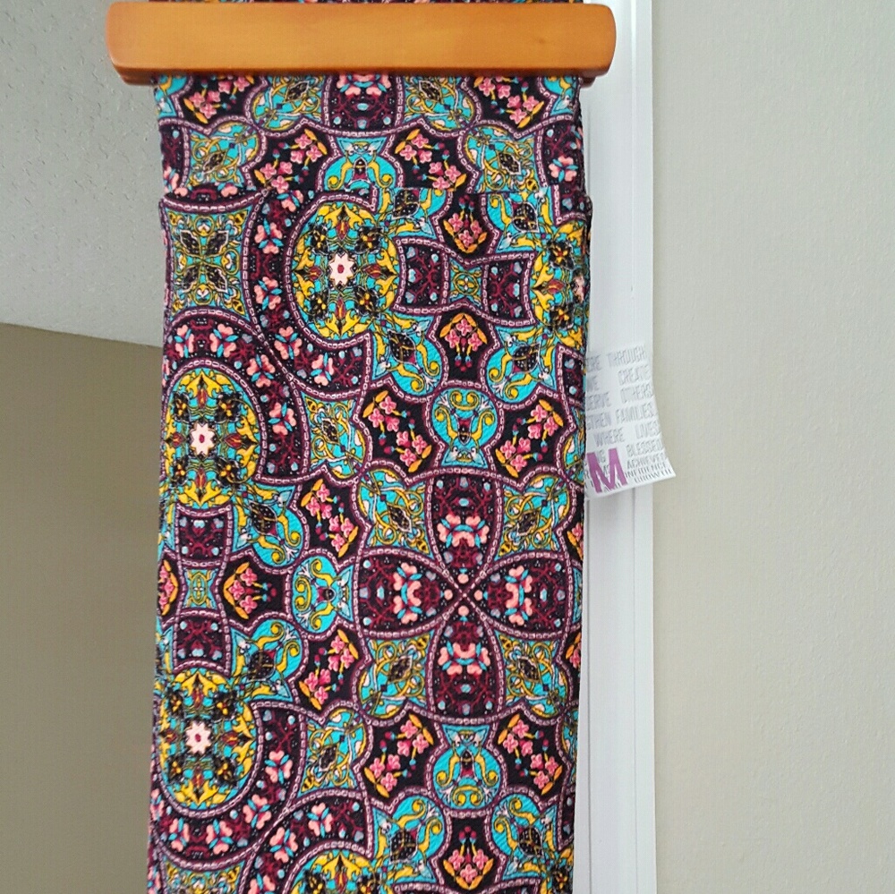 BNWT CASSIE SKIRT LULAROE