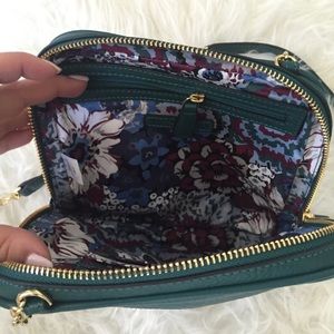 Vera Bradley Bags - Vera Bradley Emerald Green Crossbody Chain Bag! Vera Bradley Bags - Vera Bradley Emerald Green Crossbody Chain Bag!