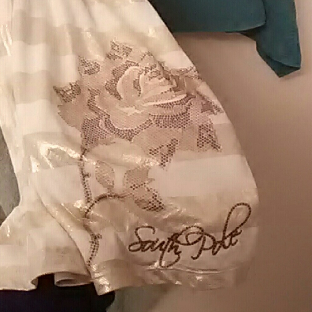 V-strap shirt - Picture 2 of 4