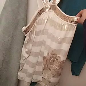 V-strap shirt