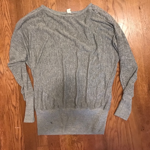 Light gray, lace sweater - Picture 1 of 4