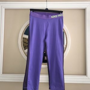 Nike Pro Capri Pants
