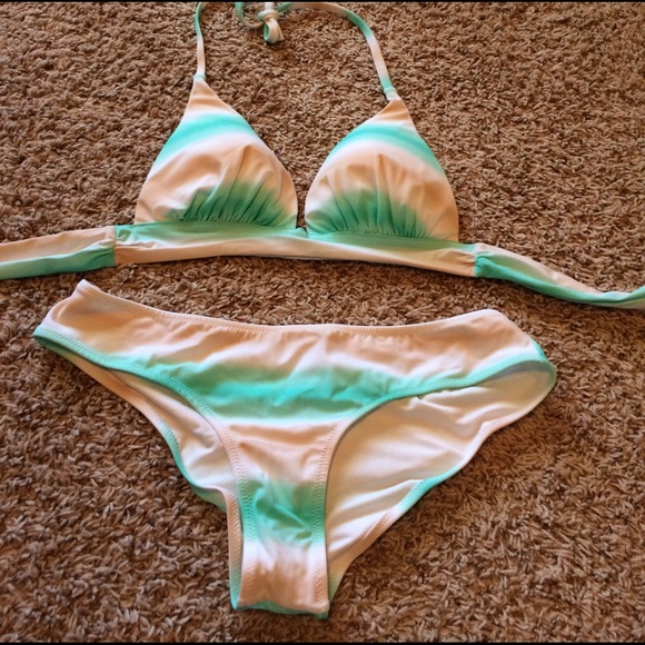 Brand new bikini - Picture 1 of 3