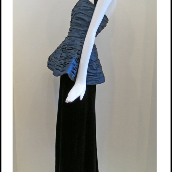 Bill Blass Ruched Peplum Black Gown. Sz 2-4. Mint! Emma Stone 2024 Oscars! - Picture 8 of 9