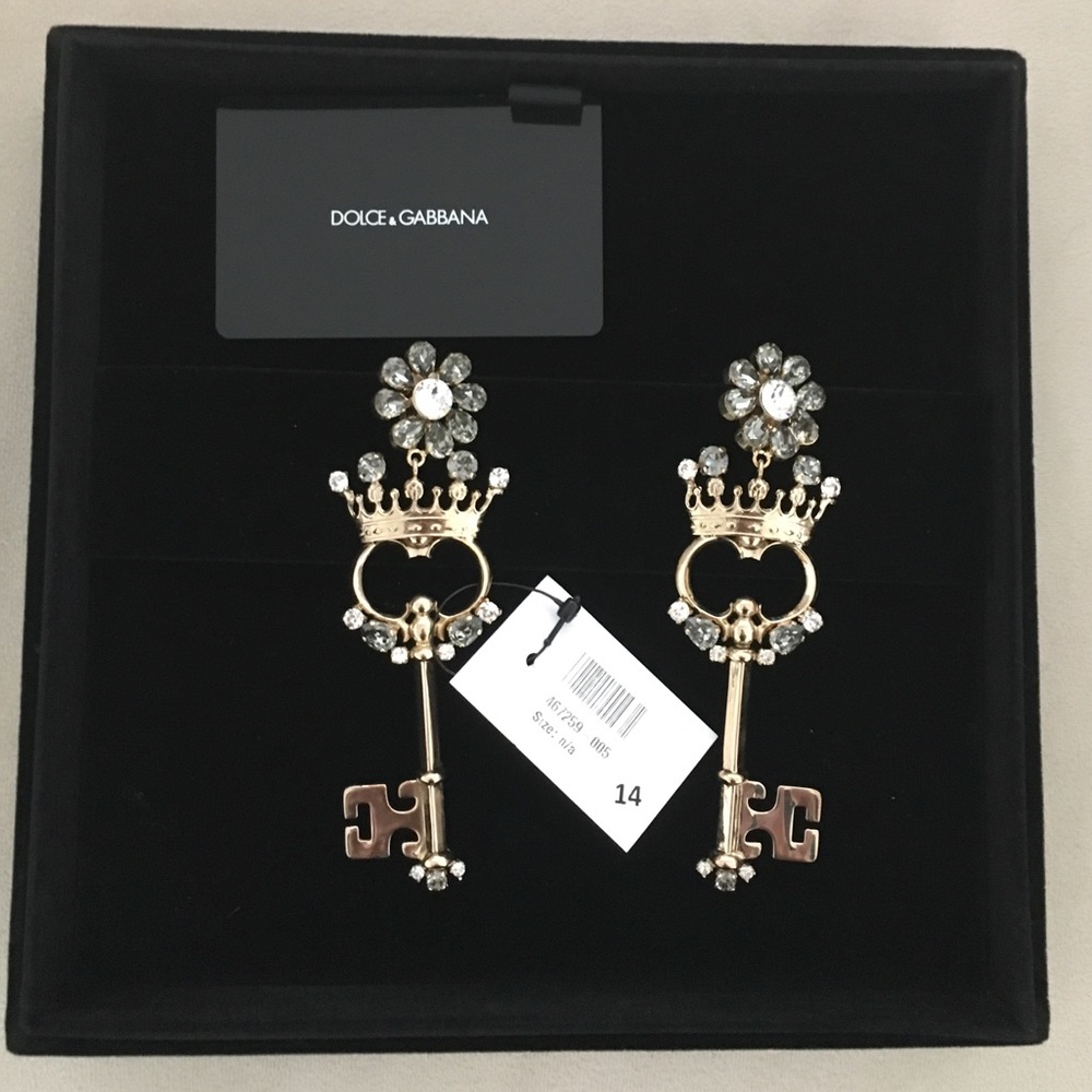 Dolce&Gabbana crown key earring.