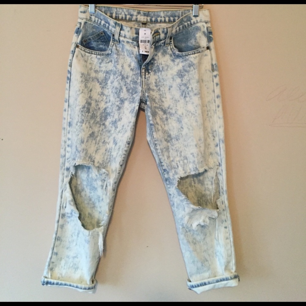 LF Bleached and ripped boyfriend Jean