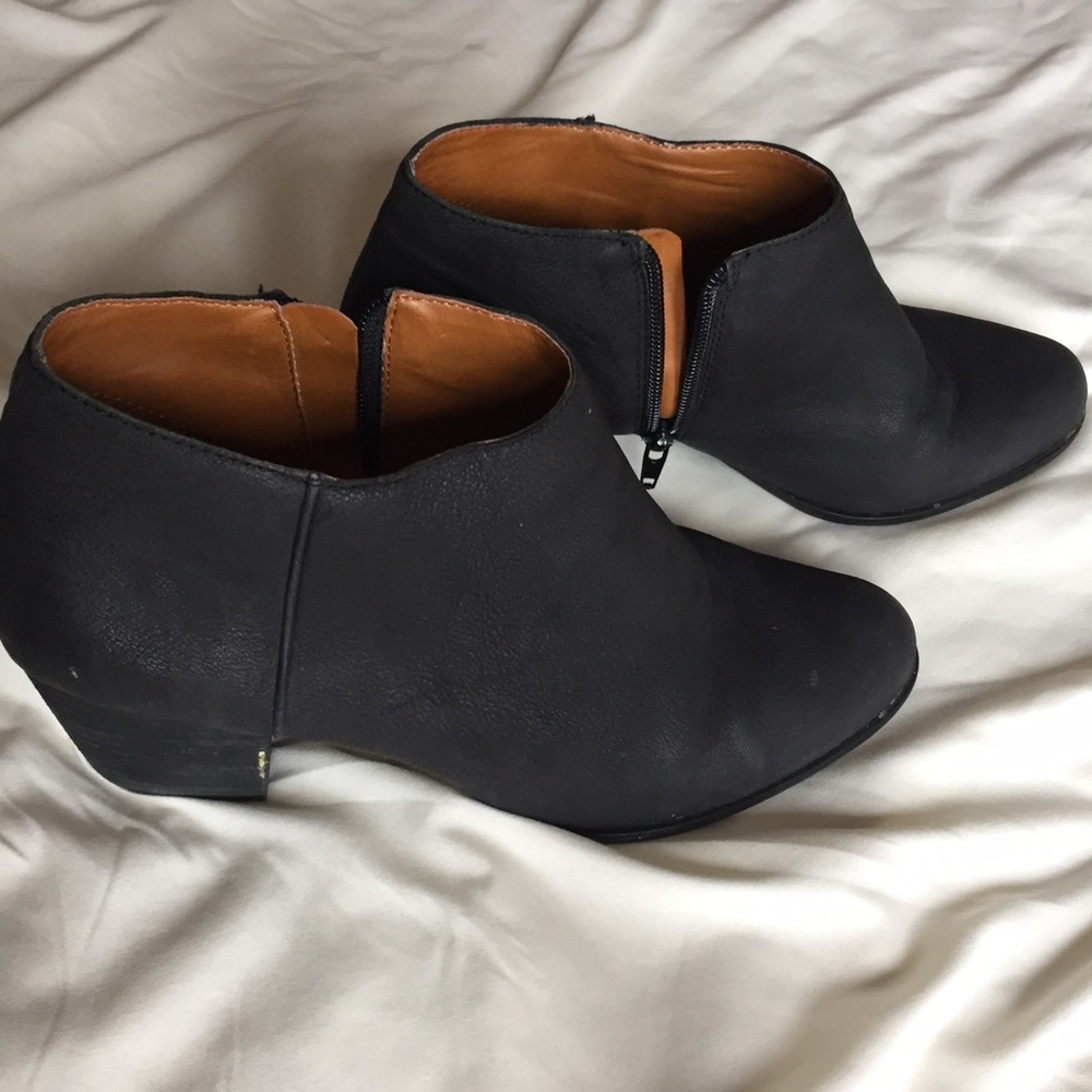 Lucky brand leather black bootie