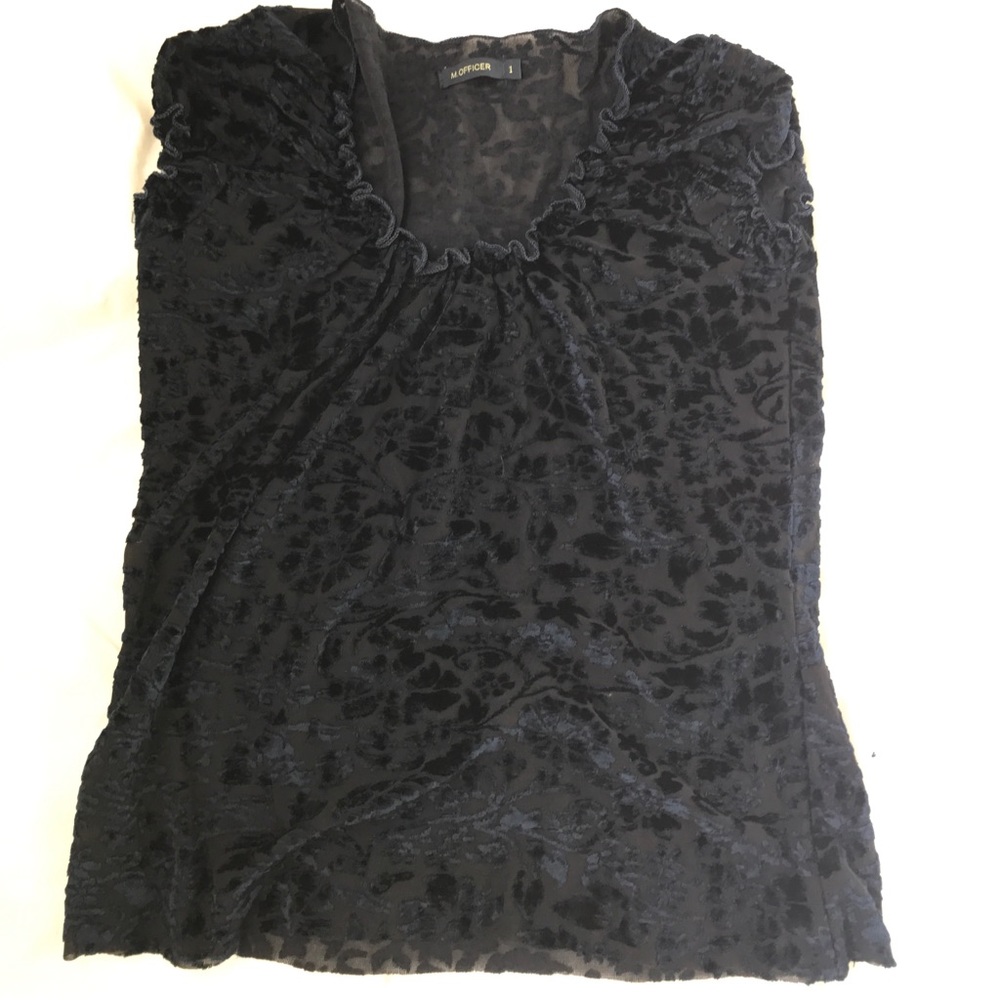 M. Officer navy top