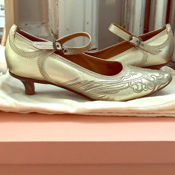 Dries Van Noten Light Gold Kitten Heels Size 38.5 - Picture 1 of 6
