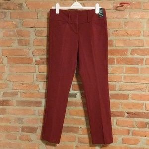 NYC & Co Runway Fit Slim Leg Size 6 in Red