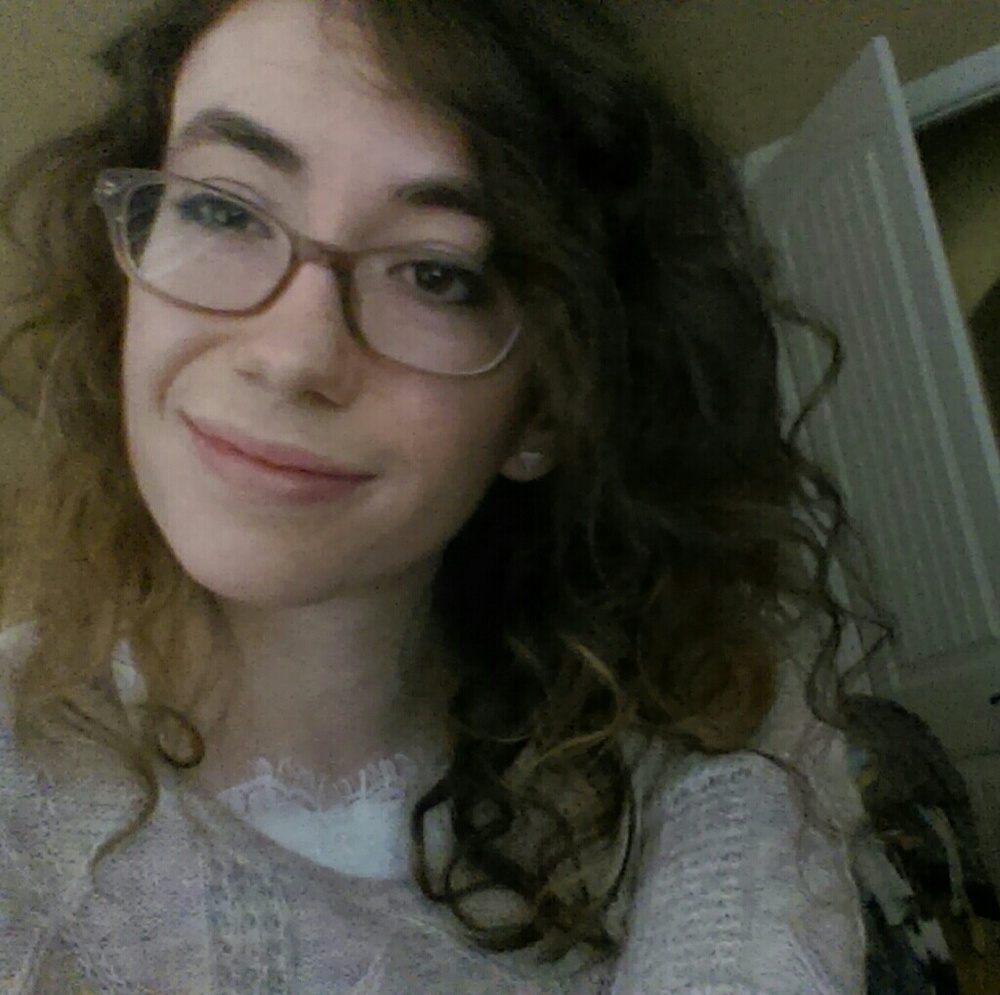 Meet your Posher, Larissa