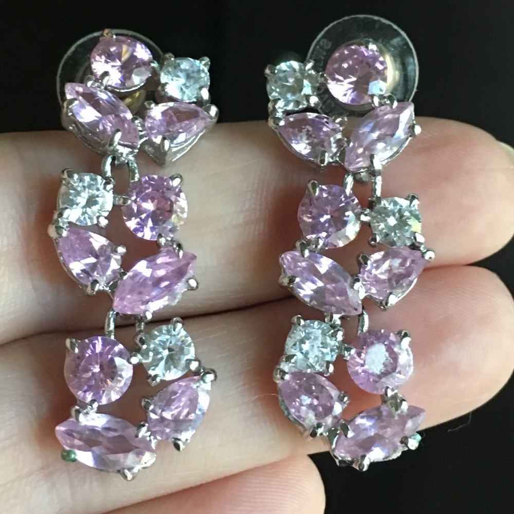 Beautiful earrings. Great for any evening events.