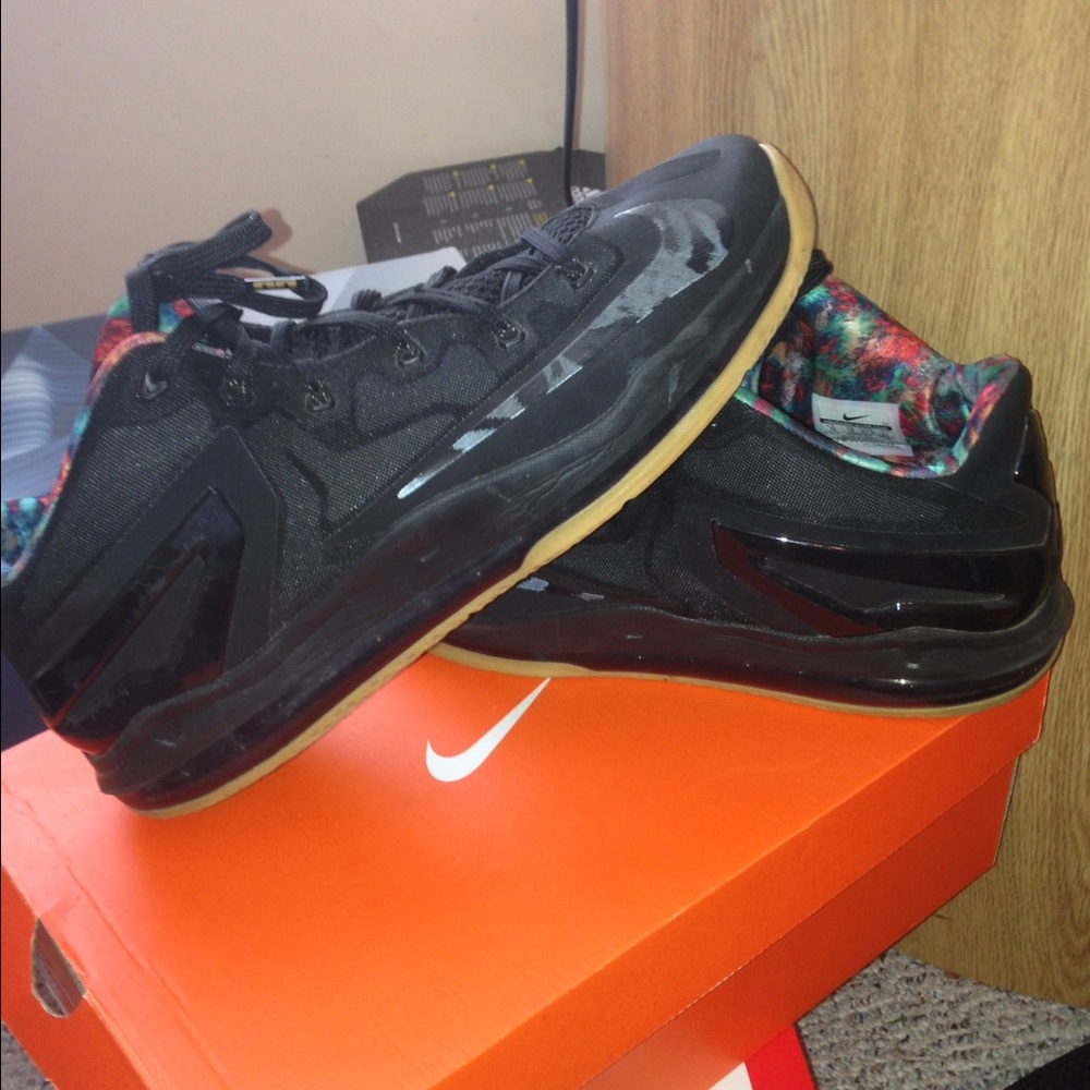 Nike Lebron 10 gum bottoms size 13 great condition