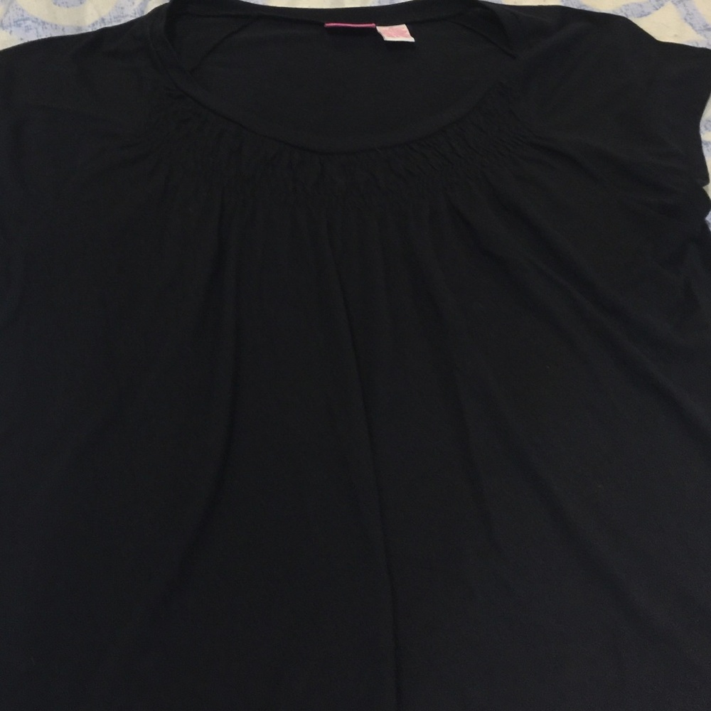 Simple black Tee