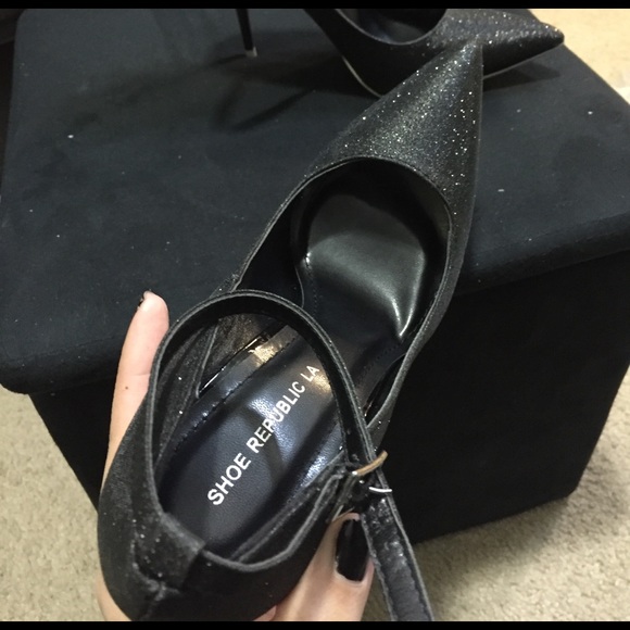 Ankle strap high heel - Picture 3 of 5