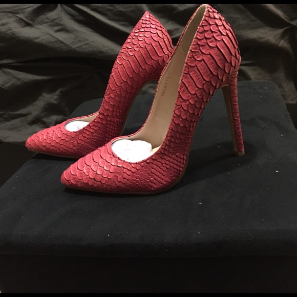 Snake skin Heels - Picture 4 of 4