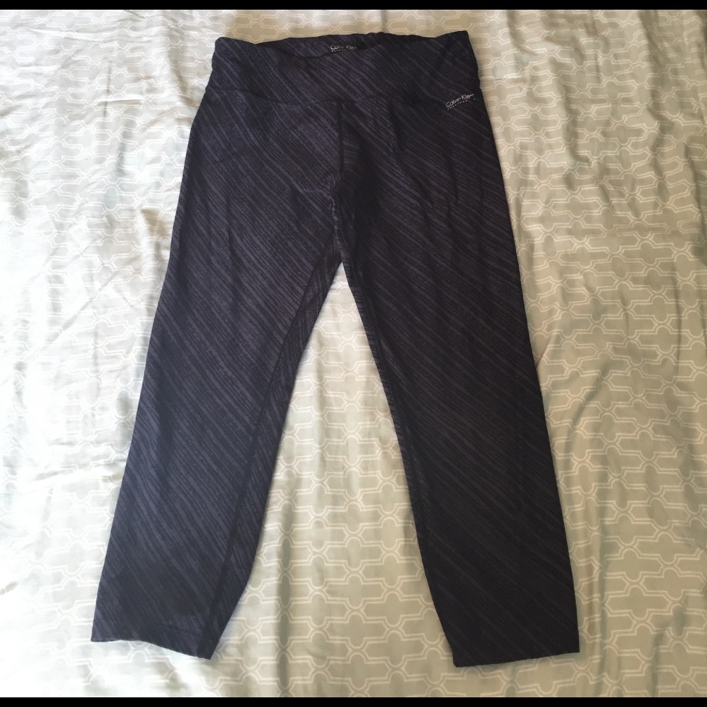 Medium Calvin Klein workout crop leggings
