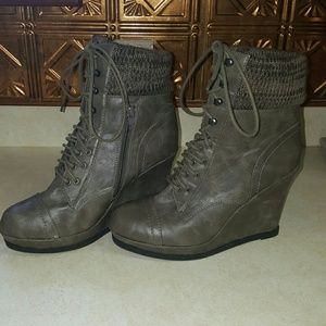Gray wedge sweater cuff ankle boots!