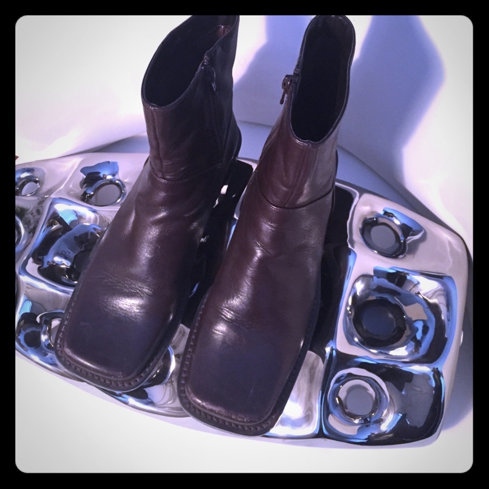 NINE WEST Booties