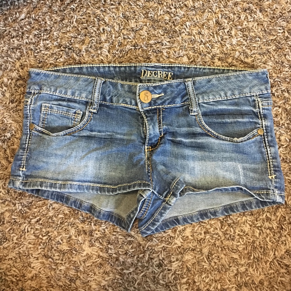 Decree Jean Shorts