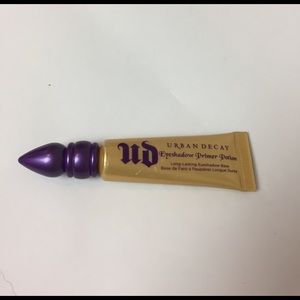 Urban decay eyeshadow primer potion "greed"