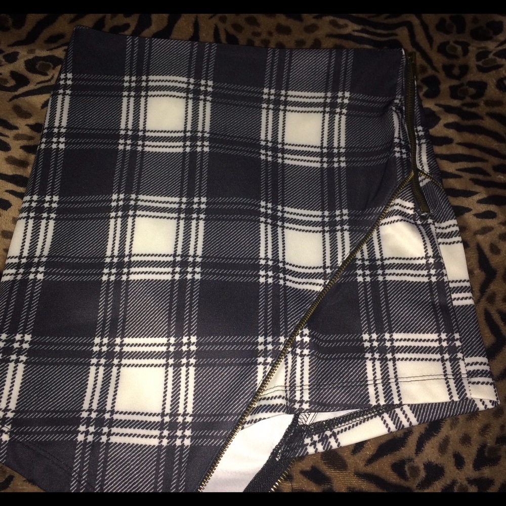 Plaid tight skirt