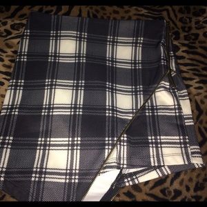 Plaid tight skirt