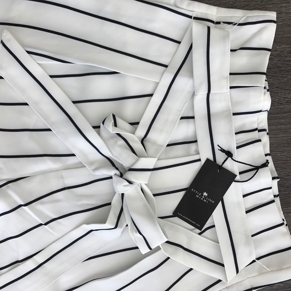 WHITE PINSTRIPE HIGH WAISTED PANTS - Picture 6 of 6
