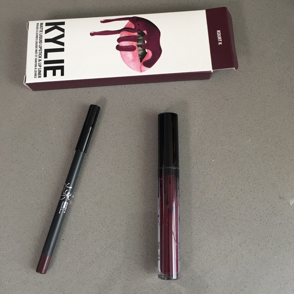 Matte lipstick with liner - Picture 3 of 8