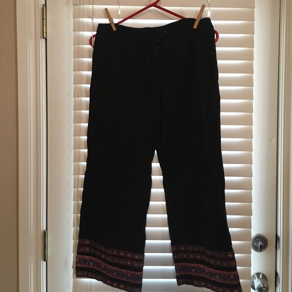 Black Capris with Ribbon Decorative Edging - Picture 5 of 7