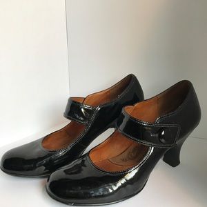 Patent leather Mary Janes