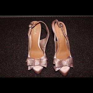 New Fashion satin bow pumps.