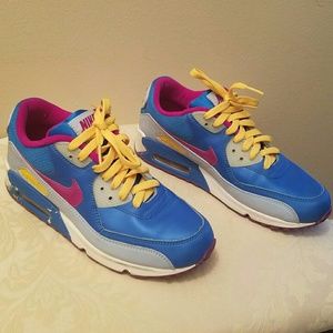 Big Kids Nike Air Max 90 Classic Sneakers