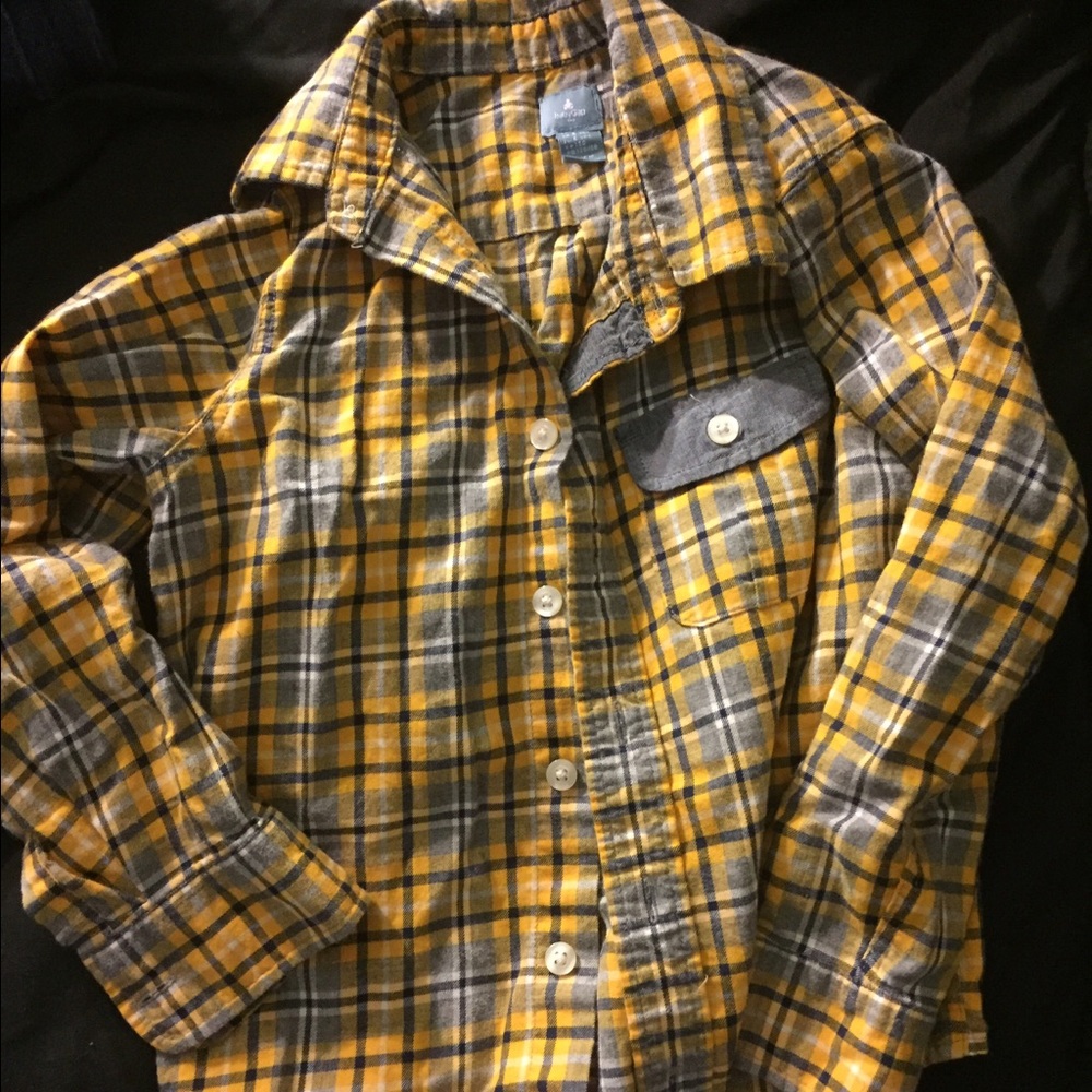 yellow striped baby gap shirt
