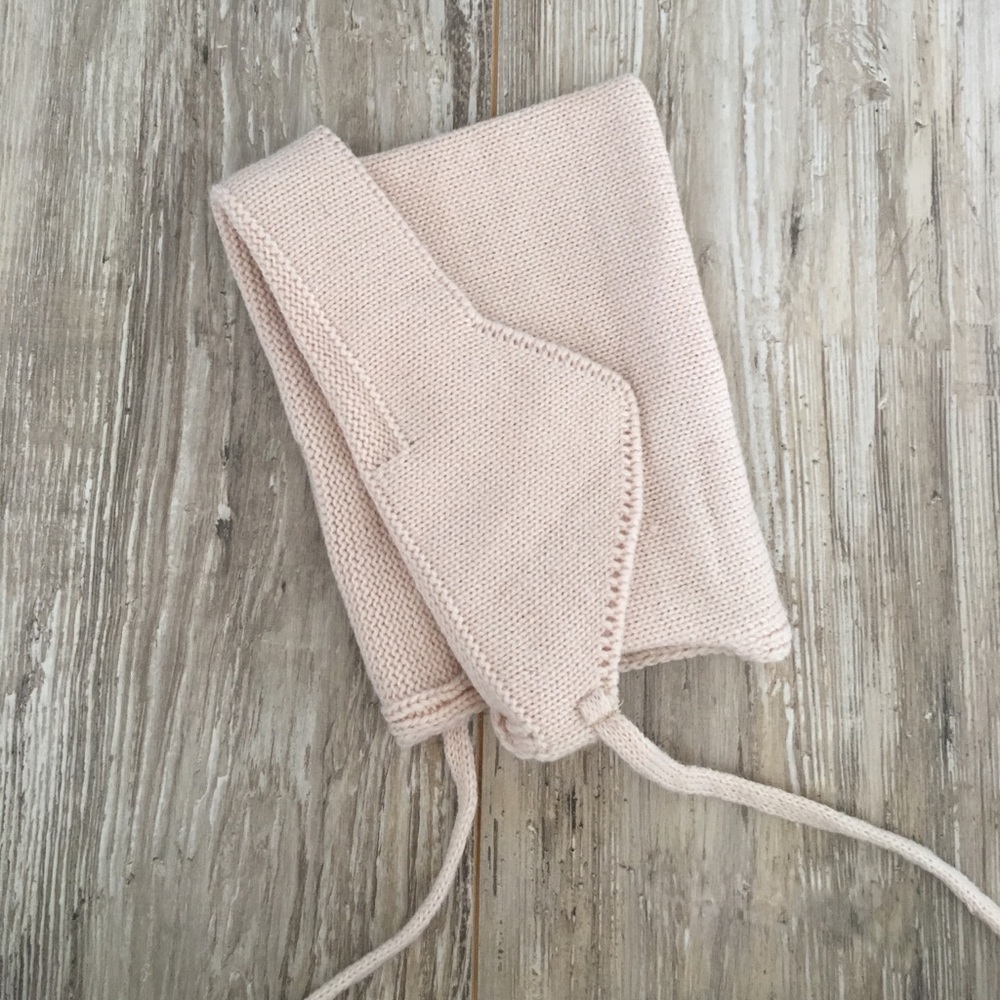 Knit bonnet