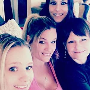 Meet your Posher, Crystal