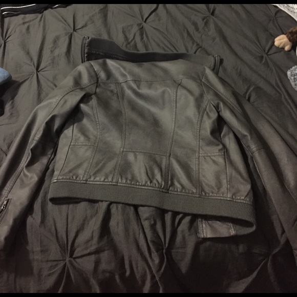 Gray leather coat - Picture 3 of 4