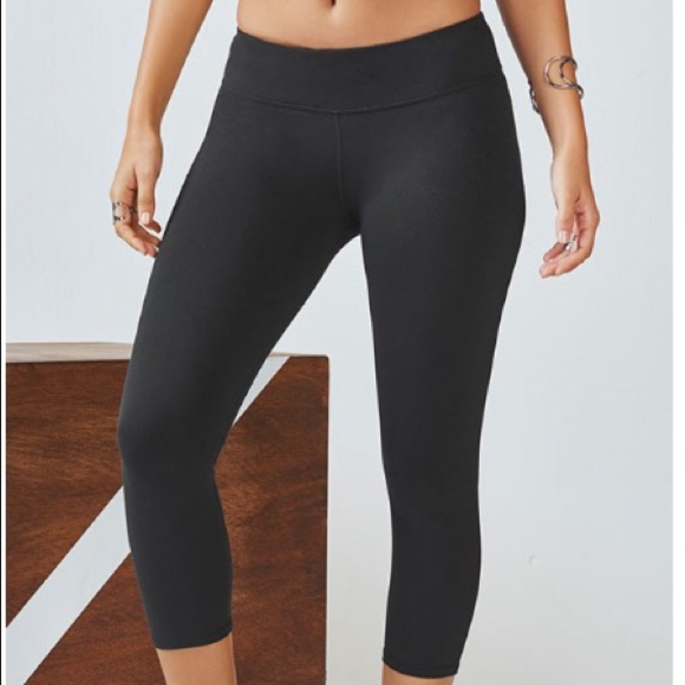 NWT Fabletics Salar Capri