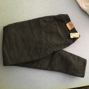 American eagle camo jeans