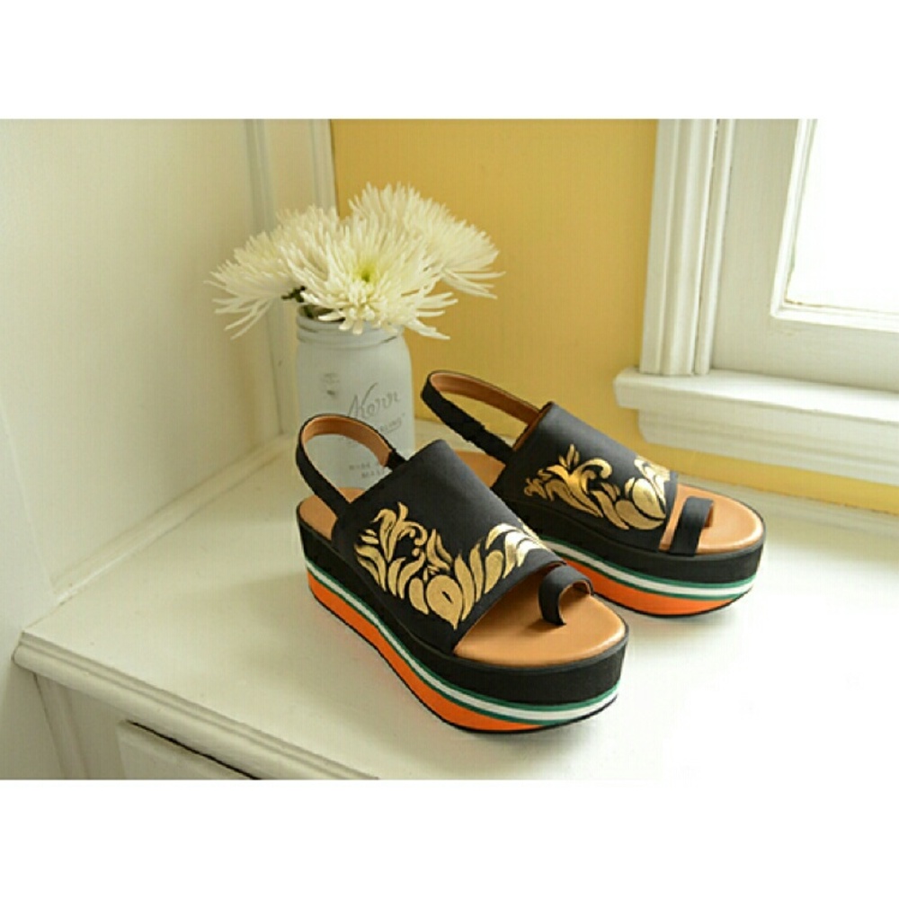 Clover Canyon Blk/Gold Foil Platform Slingbacks - Picture 3 of 4