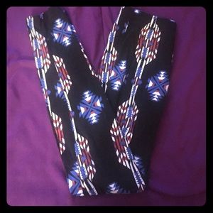 Tribal patterned leggings