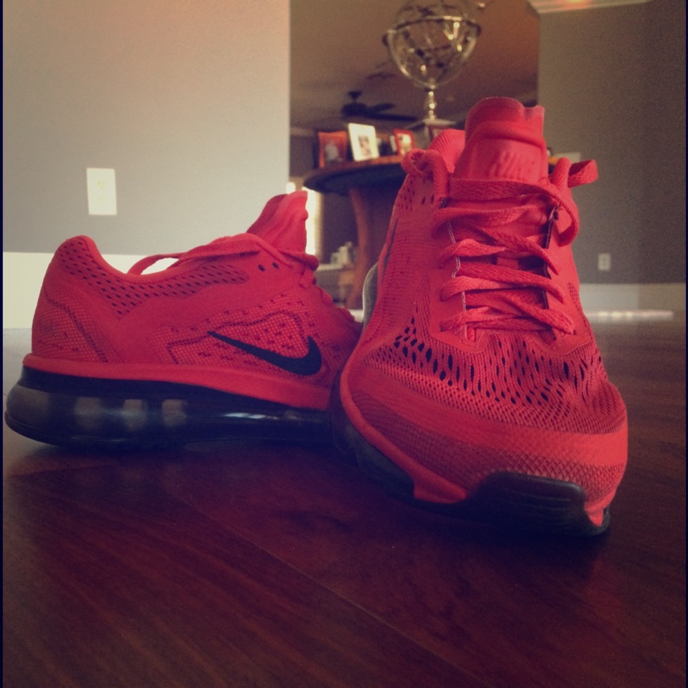 Red air max 2015 size 5