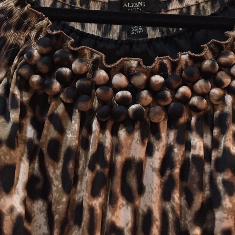 Blouse - Picture 2 of 3