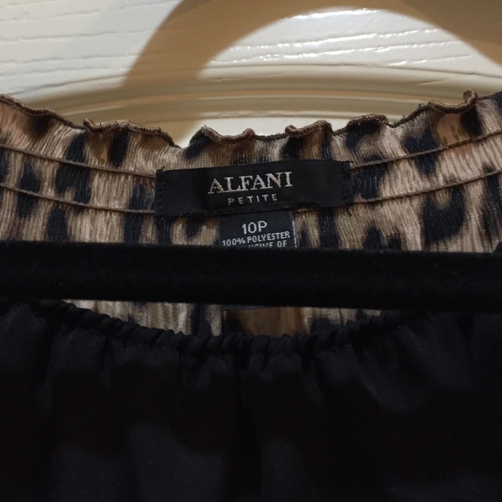 Blouse - Picture 3 of 3